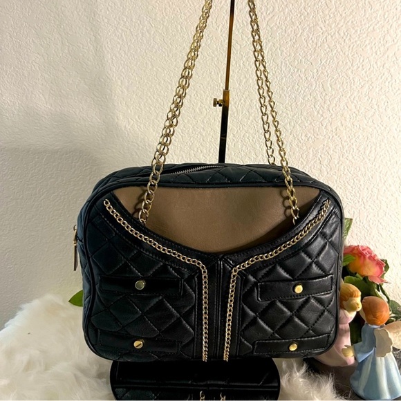 FALCHiNew York Elegant Black Quilted Shoulder Bag with Gold Accents